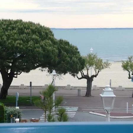 Centre - Agreable T2 Avec Deux Balcons, Jolie Echappee Bassin Et Parking Individuel Securise Arcachon